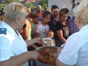 siettünk és felkerestük a viharkárokat szenvedő lakosokat.
