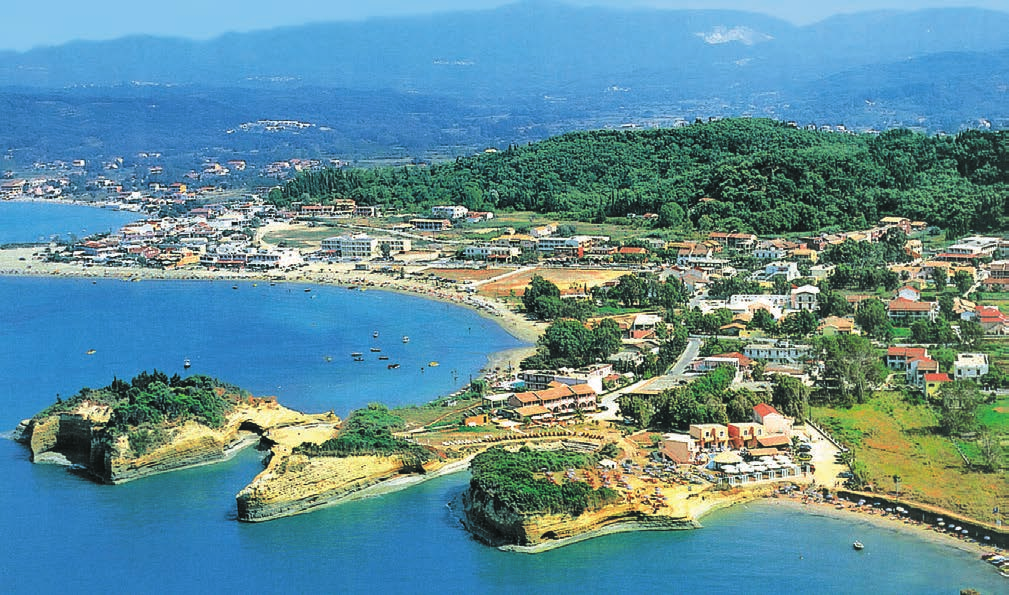 SIDARI CANAL D AMOUR Sidari a sziget északnyugati részén, a fõvárostól (Korfu) 29 km-re fekszik.