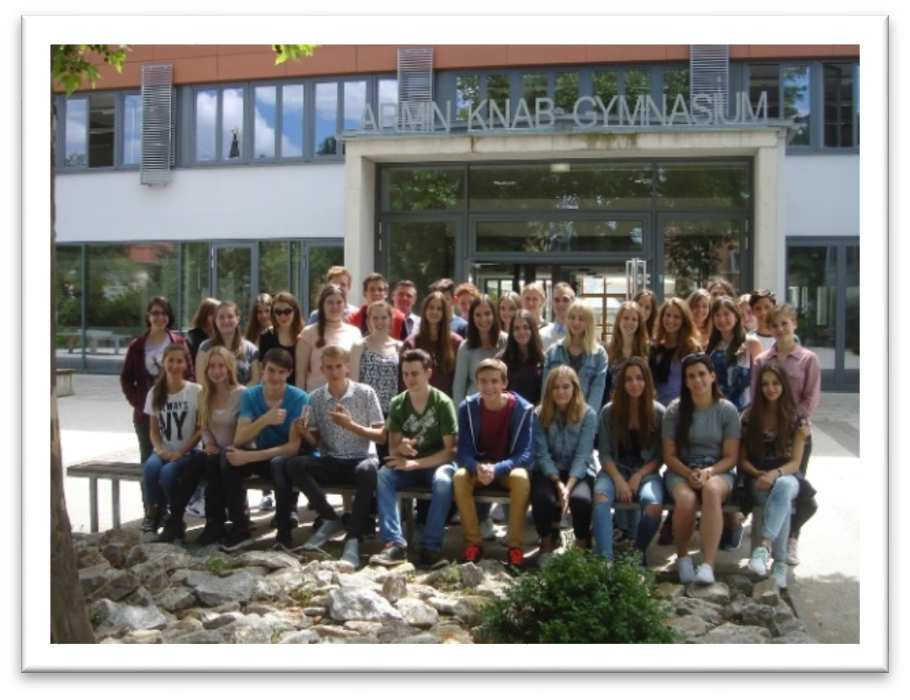 Másnap Würzburgba látogattunk, ahol a rossz idő ellenére, a részletes idegenvezetésnek köszönhetően remekül szórakoztunk.