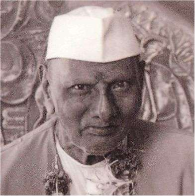A tudatosság és az Abszolút Sri Nisargadatta Maharaj utolsó beszélgetések Szerkeszette Jean Dunn fordítás: nisargadattin Bevezetés A Nisargadatta Maharaj tanításairól szóló könyvek az eredeti