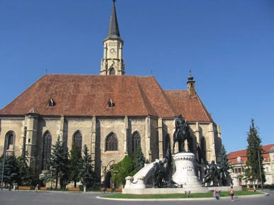 Szállás: Panzióban, kétágyas, fürdőszobás szobákban Ellátás: Félpanzió (bőséges reggeli és vacsora) Utazás: Komfortos autóbusszal Felszállási útvonal: