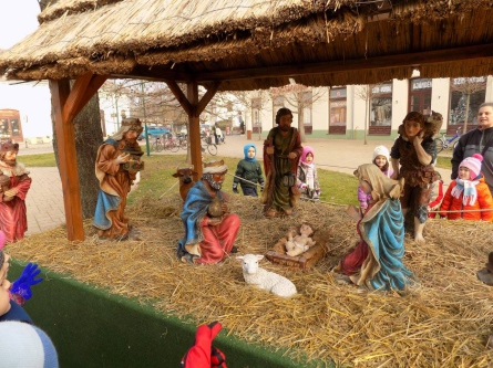 Óvodai Hírek Az év legszebb ünnepére készülünk Advent időszakában. Ilyenkor kicsi és nagy arra készül, hogy ünneplőbe öltöztesse szívét és lelkét, hiszen karácsonyra készülődünk.