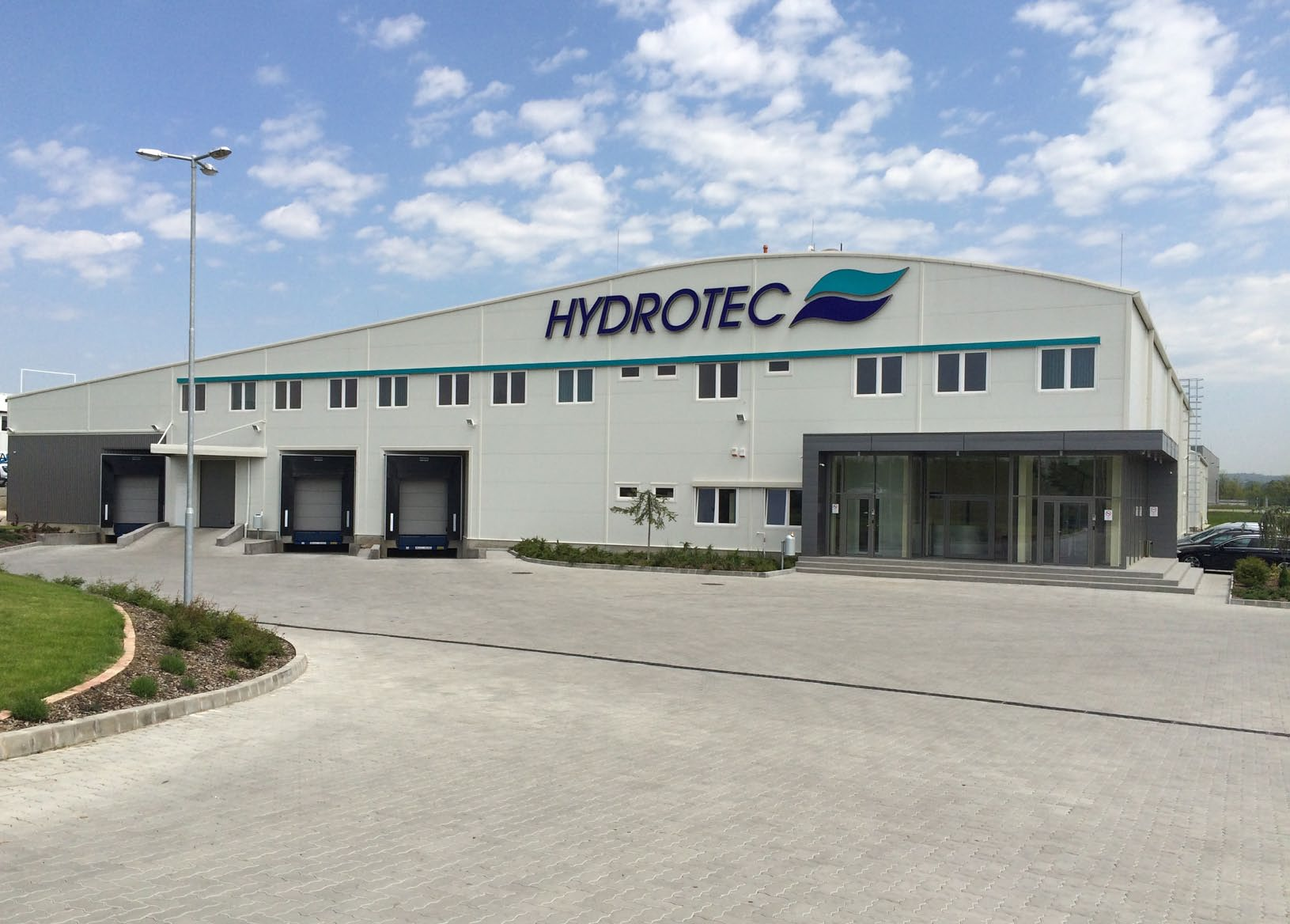 MINDENT EGY KÉZBŐL - MAGYARORSZÁGON A Hydrotec Hungary Kft.