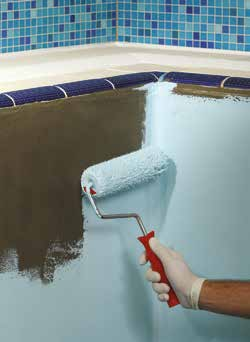 Elastocolor Waterproof Elastocolor Waterproof felhordása hengerrel vízszintes betonfelületek, például lapos tetők, csatornák festése.