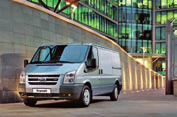 A Mercedes-Benz Vito az egyetlen jármû kategóriájában, amely alapfelszereltségként tartalmazza a jármû súlypontját figyelembe vevô menetdinamikai szabályozást (Adaptive ESP ).