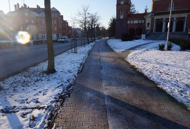 fénykép: Brenner Tóbiás körút menti meglévő, elválasztott gyalog- és kerékpárút Brenner Tóbiás körút menti nyomvonal (Alsóhegyi út és a Kálvária utca