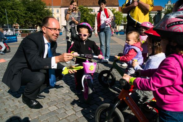 Bicajos reggeli: a rendezvény évente kétszer, a Fő téren kerül megrendezésre, mely során reggelivel kínálják mindazokat, akik naponta kerékpárral járnak természetesen a kerékpáros közösségépítés