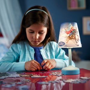 Szolgáltatások Gyermekek számára Meleg fehér fény Ez a Philips és Disney gyerekszobai lámpa olyan környezetet alakít ki a gyermekek számára, amelynek köszönhetően még jobban elmerülhetnek