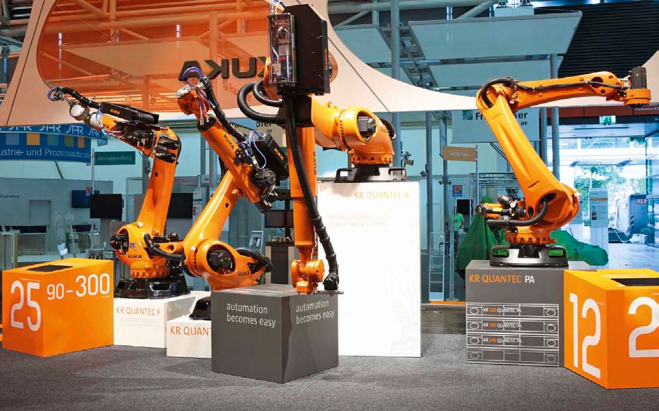 tec.news 23: Aplicaţii internaţionale Multitalent eficient energetic: Robotul KUKA din familia KR QUANTEC cu sarcini de funcţionare de 90-300 kg şi raze de acţiune de 2500-3900 mm Dat fiind spaţiul