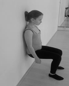Perfect: more than 60s Examining the strength of trunk and shoulder muscles: Kneeling position (knees 1 cm above the