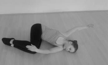 Examining the strength of gluteus: Lying in prone position on a chair or a bench, right hip and knee in 90 flexion, 0 extension in the left hip joint and 90 lexion, steady breathing and holding the