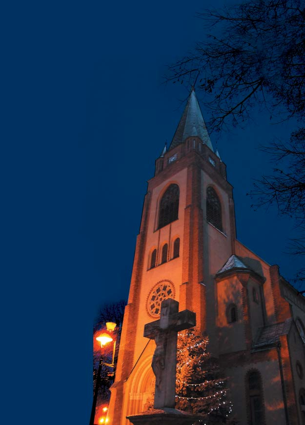 ADVENTI ÜNNEPSÉGSOROZAT Advent elsõ vasárnapjának délutánján hagyományteremtõ eseménynek