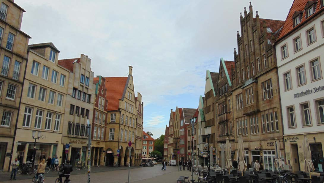 A legszebb német város: Münster A belváros gyönyörű szép a régi, 2. világháború után renovált épületeivel, gyönyörű templomaival nagyon hangulatos nappal és éjszaka is.