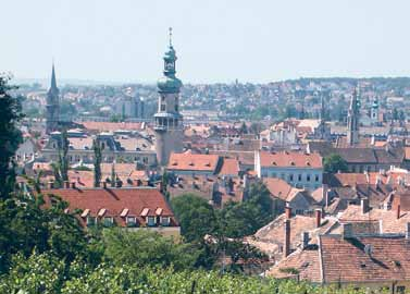 Nyugat-Dunántúl 9/6 túra CiKLÁMEN TANöSVény Megközelítés Kezdőpontja Sopronban, a Szanatórium Hotel Lövér felőli kerítéssarkánál felállított tájékoztató táblánál van.