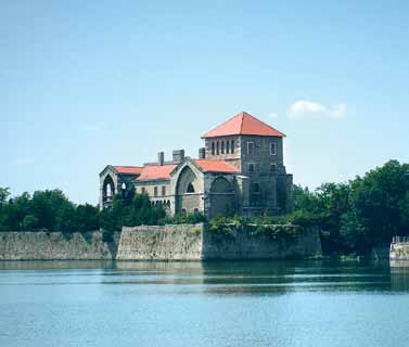 6/4 túra A BAJÓTI ÖrEG-kő BArLAnGJAI Megközelítés Dorog, Esztergom, Nyergesújfalu felé és felől busszal.