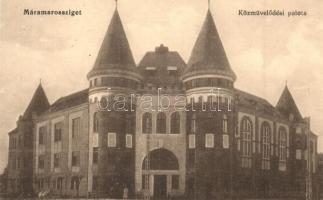 zászrégen, Reghin; Álla