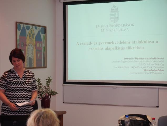 A Szociális Hét keretében az intézmény dolgozói, a város és a városban működő szociális intézmények képviselői megkoszorúzták az
