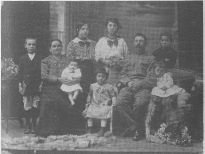 1919-ben végre együtt a Konkoly-család Szentesen.