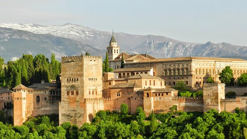 Az Alhambra az ókori Mór Monarchia szent helye, és erődítménykomplexuma volt.