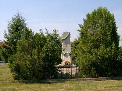 világháborús emlékmű Református Templomnál lévő