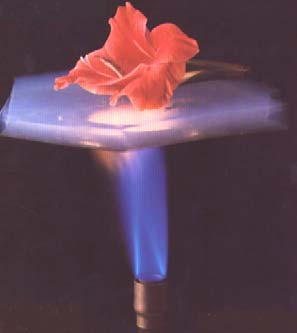Aerogel megfagyott füst Az aerogel a legkisebb sűrűségű silárd anyag, amit liogélből