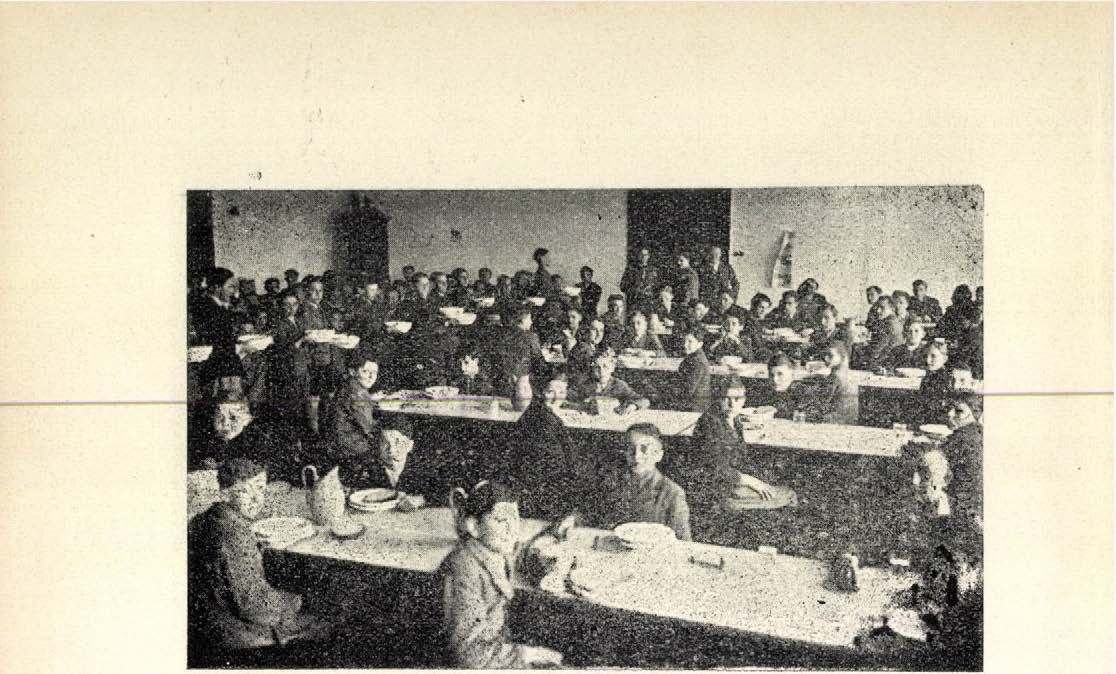 Reggeli, eb éd és vacsora.. 22'50 P. Reggeli, eb éd, uzsona és vacsora 26' P. Reggeli, tizórai, ebéd, uzsona és vacsora 30' P.