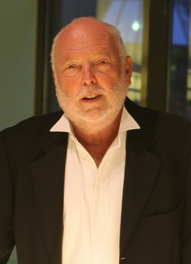 GQDB / 4 STEPHAN INTERTHAL KEMPINSKI HOTEL CORVINUS BUDAPEST SZÁLLODA IGAZGATÓ / GENERAL MANAGER ANDY VAJNA