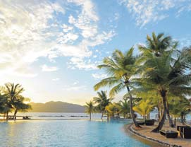 Beachcomber Sainte Anne Island Mahé A szálloda egy 220 hektáros privát szigeten található, Mahe-ról 10 perc alatt érhetô el hajóval.