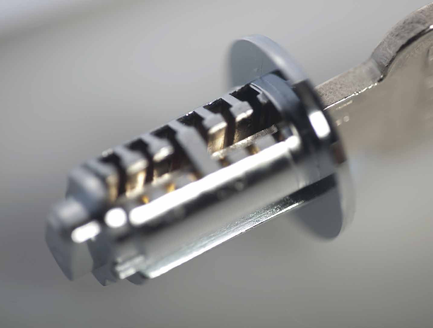 zárak Strong zárak Lehmann zárak Zárak cserélhető betéttel Zárak mechanikus számos kóddal Elektromos