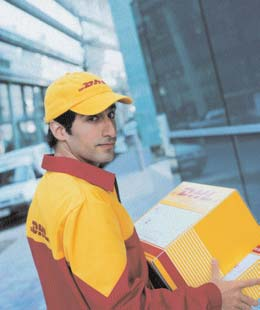 Négy üzletág egy név mögött: DHL Express, DHL Freight, DHL Danzas Air & Ocean és DHL Solutions. A DHL Express dokumentációk és áruküldemények nemzetközi expressz szállítását végzi.