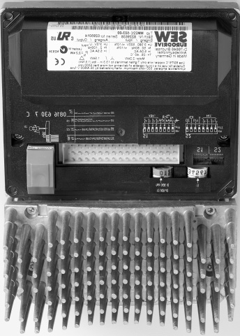 A készülék felépítése Z.7/Z.8 terepi elosztóba integrált MOVIMOT frekvenciaváltó 4 4.5 Z.7/Z.8 terepi elosztóba integrált MOVIMOT frekvenciaváltó 1 2 3 4 5 6 7 8 9 05900AXX 1. hűtőtest 2.