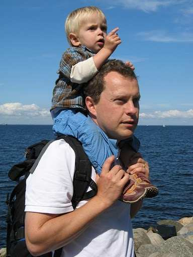 Legkorábbi tünetek A tekintet használata nem megfelelő Szemkontaktussal kísért, meleg, örömteli arckifejezések hiányoznak Az érdeklődés és örömmegosztás hiányzik A névre adott válasz gyenge vagy