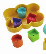 A Fisher-Price Lapozgatós hernyókoma még ennél is többet kínál a babának: nyomásra sípoló arcot, puha csápokat és lábakat, továbbá egy forgatni és húzgálni való farkat kattogó gyöngyökkel.