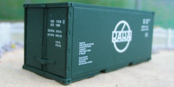 július, 100 darabos egyszeri, limitált kiadás VM-KON08