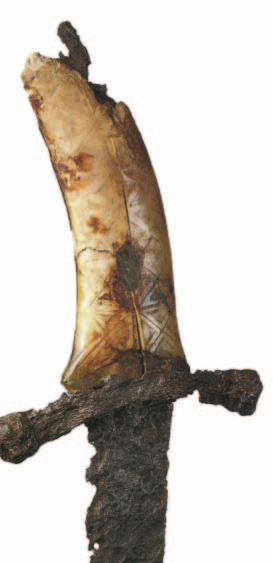A szablya pengéjének hossza 60 70 cm, szélessége 2,3 3,2 cm között változott, a fokélt 15 25 cm hosszúságban képezték ki.