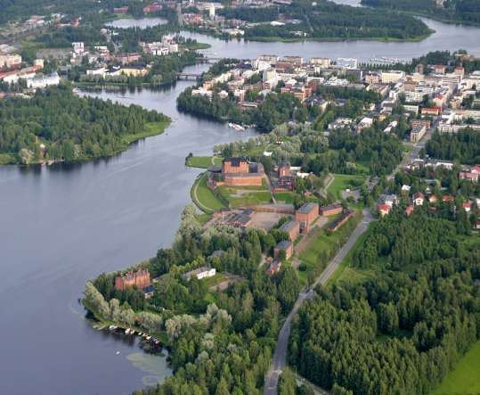 Leonardo da Vinci pályázat Beszámoló a finnországi szakmai gyakorlatról Helyszín: Hämeenlinna Időpont: 2013. január 19. - február 16.