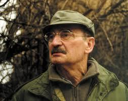 szoktunk hajtogatni. Szerző: Cím: Vladimir: Azt mondta, a fa előtt várjuk.