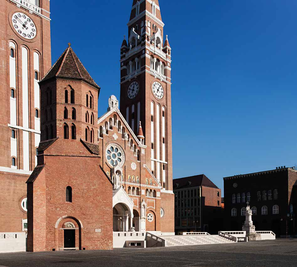 Az altemplom alulhasznált tereit tartalommal töltöttük meg, a profán használatokat áthelyeztük a fogadótérbe, a főbejárati előtér alá.