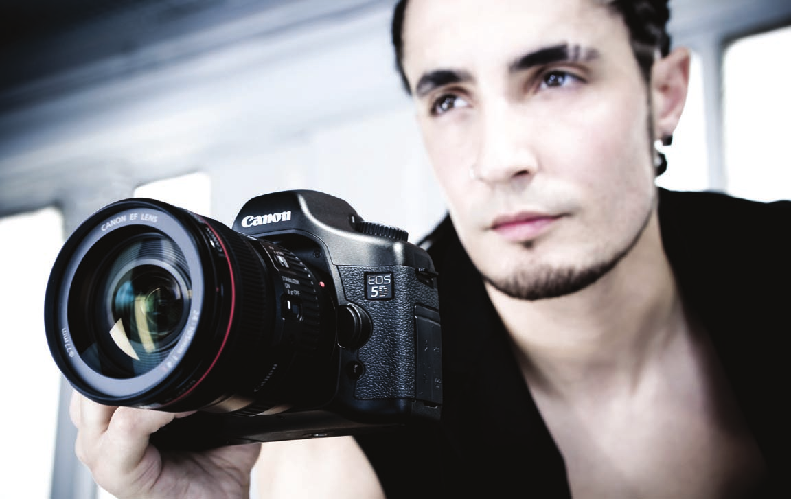 FÓkusz Digitáis kaauz Canon SLR: 50 éves sikertörténet > Sz ö v e g : Bu d a i Pé t e r > Ké p: Ca n o n A tükörrefexes fényképezőgépek gyártásának doyenje, a Canon egy fontos mérfödkőhöz érkezett 50