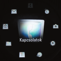 vaódi fémbő készüt díszdobozokban taátak gazdára. Most, amikor 2009 eején egy röpke átogatásra megérkezett szerkesztőségünkbe a Motoroa AURA, hasonó érzések ébredtek bennem.