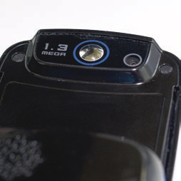 Mobi teszt Az 1,3 megapixees áóképfebontás még éppen megfee egy iyen készüékben, ám a 176x144 pixees videorögzítés azért már ide is eég ciki egy tejesen hibás fetevésen aapszanak.