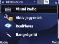 A készüékház kiaakítása azonos, ráadásu az új mode hangyányit (1 gramm) könnyebb is, ennek eenére nagyobbnak és nehezebbnek érezzük.