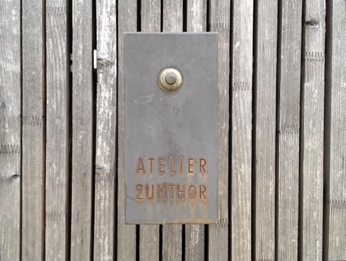 tapasztalataiból leszűrt tanulságok következménye, hogy Zumthor