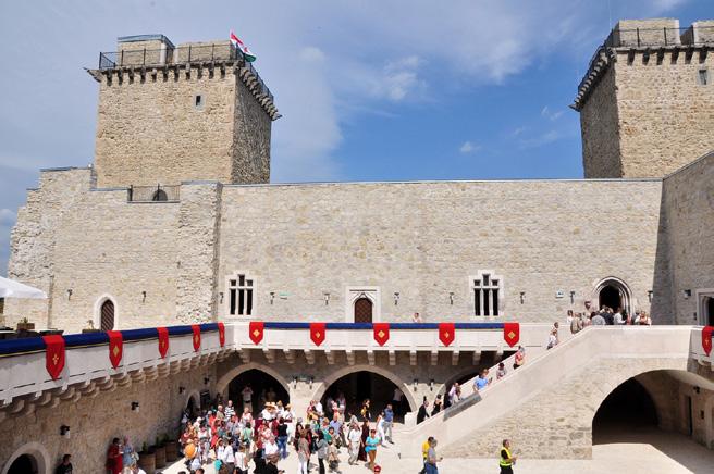 A hallgatói éveit is gazdagabbá teheti, aki kellőképpen nyitott, és felfedezi Borsod központjának a világát.