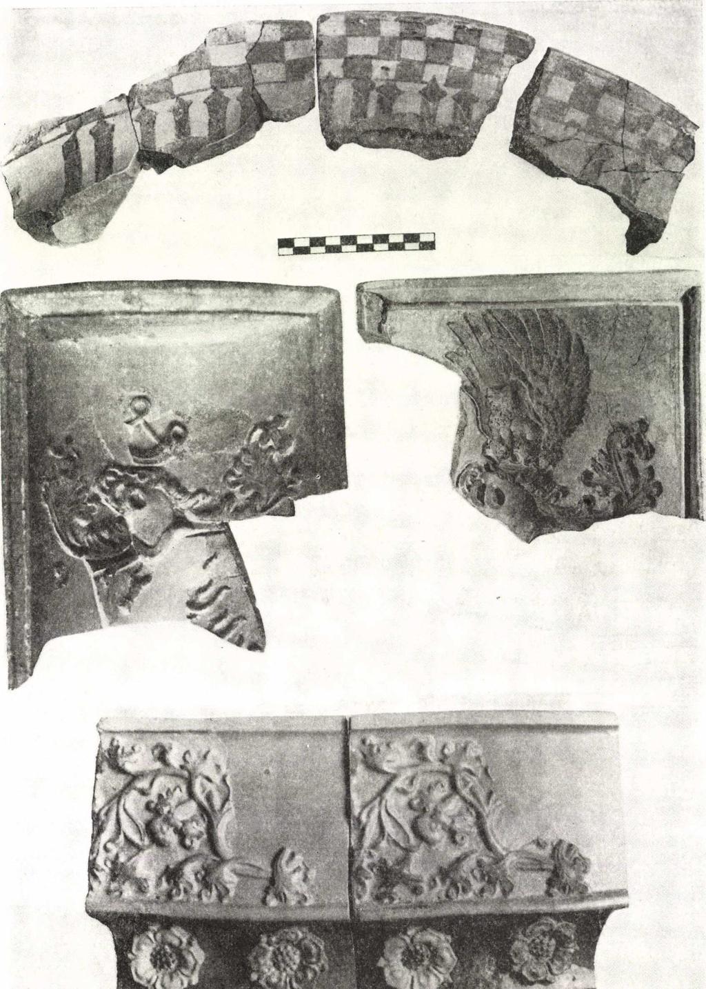 15 18 kép. Fehér kék ónmázas csempék: párkányok; vürttembergi és bajor címer. Buda Abb. 15 18.