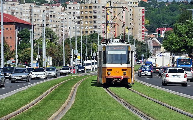 Az előkészített szövegtervezet biztosítja az ún. gyors-villamosok (pl.: a Hungária krt.