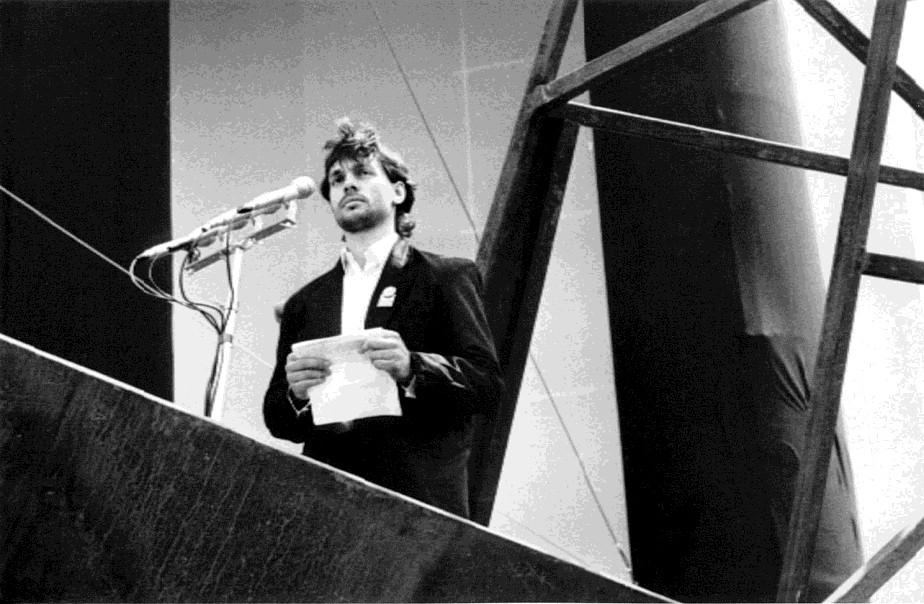 5.2.3. Orbán Viktor Nagy Imre és mártírtársai újratemetésén elhangzott beszéde 5.2.3.1. Retorikai korszakhatár 1989. 06. 16-án, Nagy Imre és mártírtársai újratemetésén (melyet kivégzésük 31.
