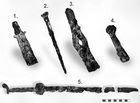 Béla bizalmasai közé tartozott, 1185-86-ban udvarbíró, 1188-ban nyitrai ispán. A nádori méltóságot 1192-93-ban és 1198-99-ben töltötte be, a bácsi ispánsággal együtt.