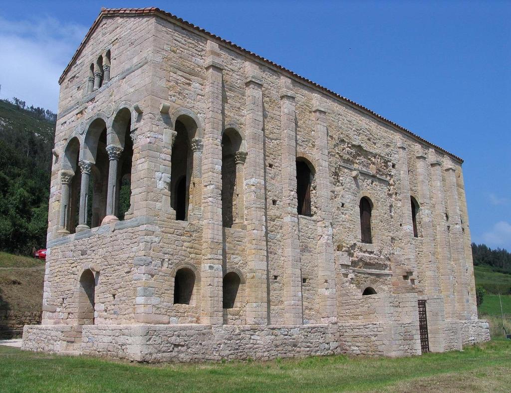 : a palotakápolna, a San Miguel de