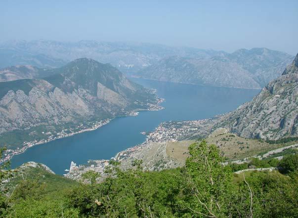 szerepel útleírásokban fjordként, keletkezése azonban nem egykori gleccserek